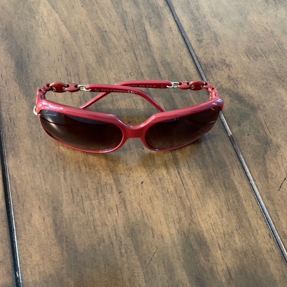 red gucci shades